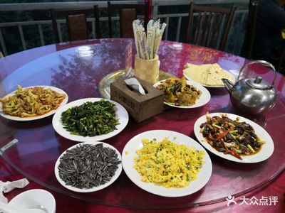 三兄弟山庄农家院饭店