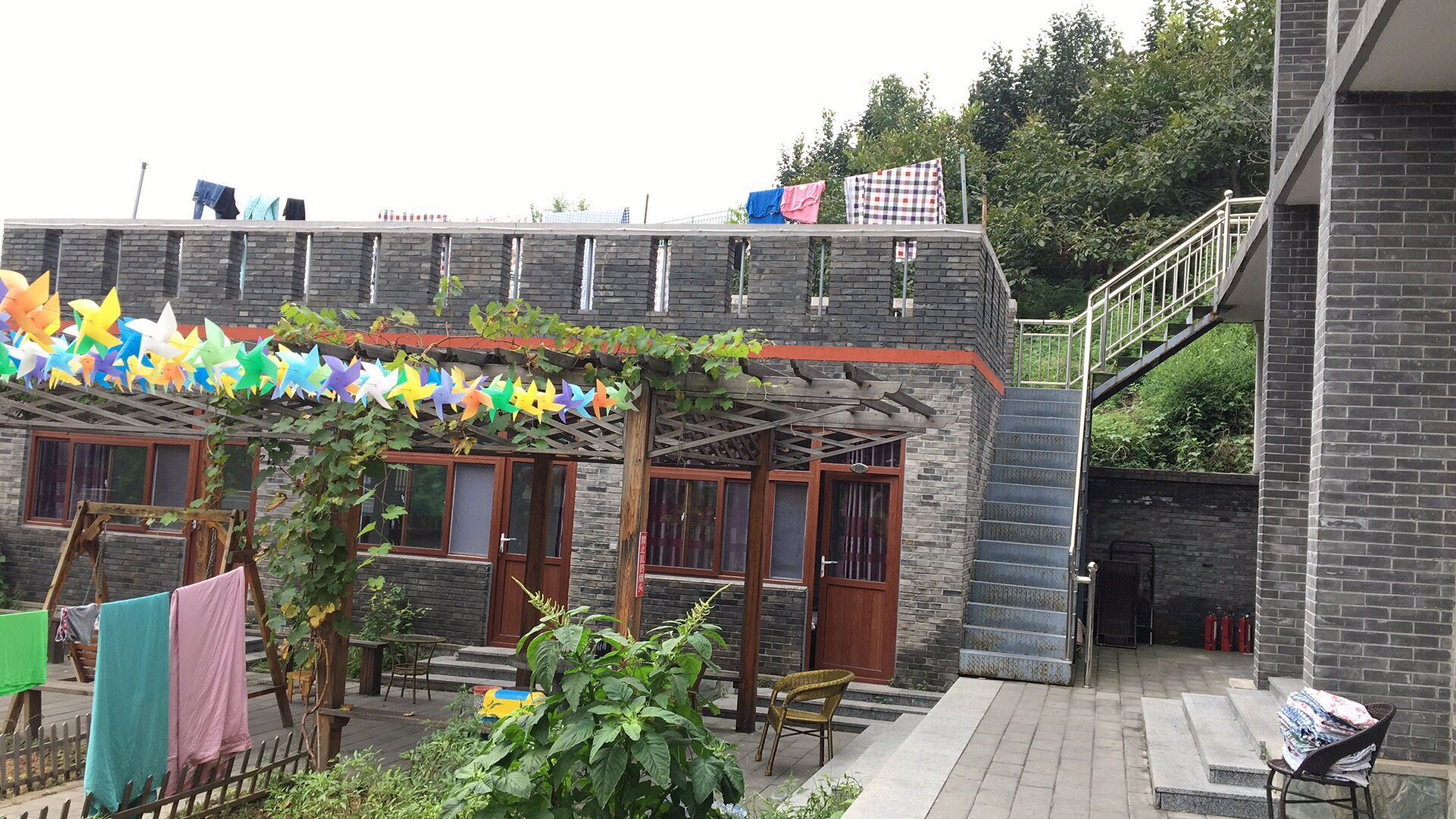 梨木台栖湖山庄精品农家院 栖居湖畔，品味山野三餐